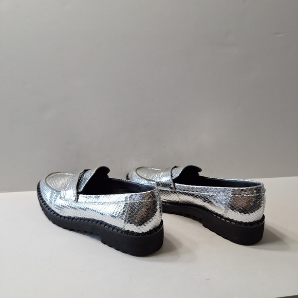 Franco Sarto Cassandra Metallic Silver Snake Print Faux Leather Loafers Size: 8 - Picture 8 of 14
